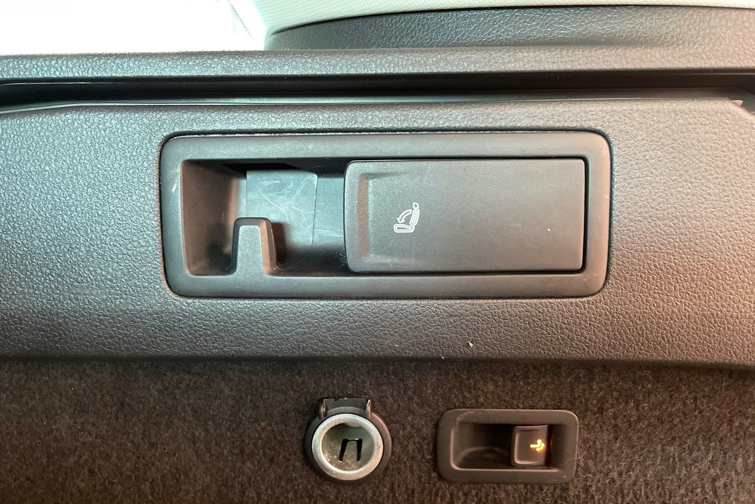 musta Volkswagen Passat 2016 kuva 29.