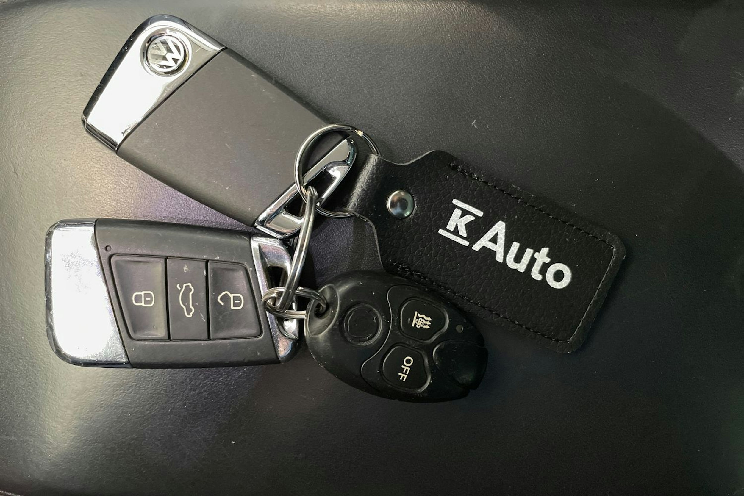 musta Volkswagen Passat 2016 kuva 34.