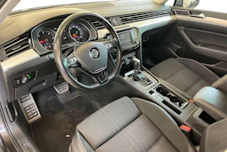 ruskea (beige) Volkswagen Passat 2016 kuva 6.