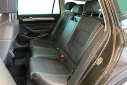 ruskea (beige) Volkswagen Passat 2016 kuva 8.