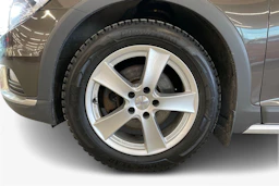 ruskea (beige) Volkswagen Passat 2016 kuva 9.