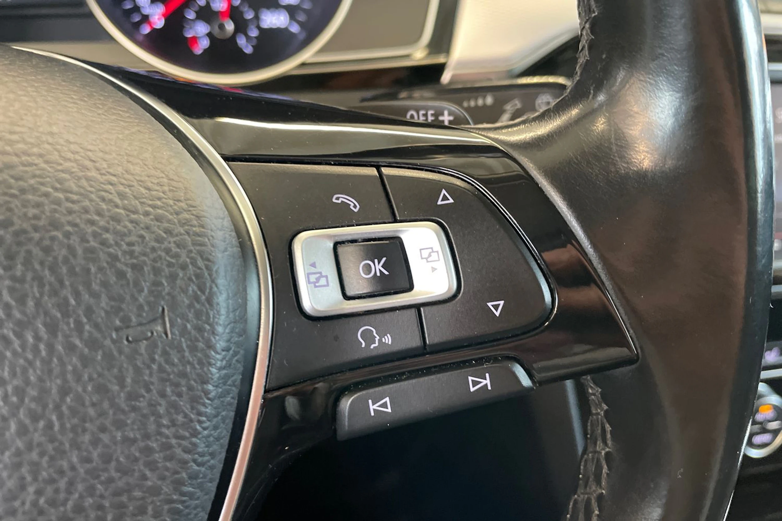 ruskea (beige) Volkswagen Passat 2016 kuva 12.