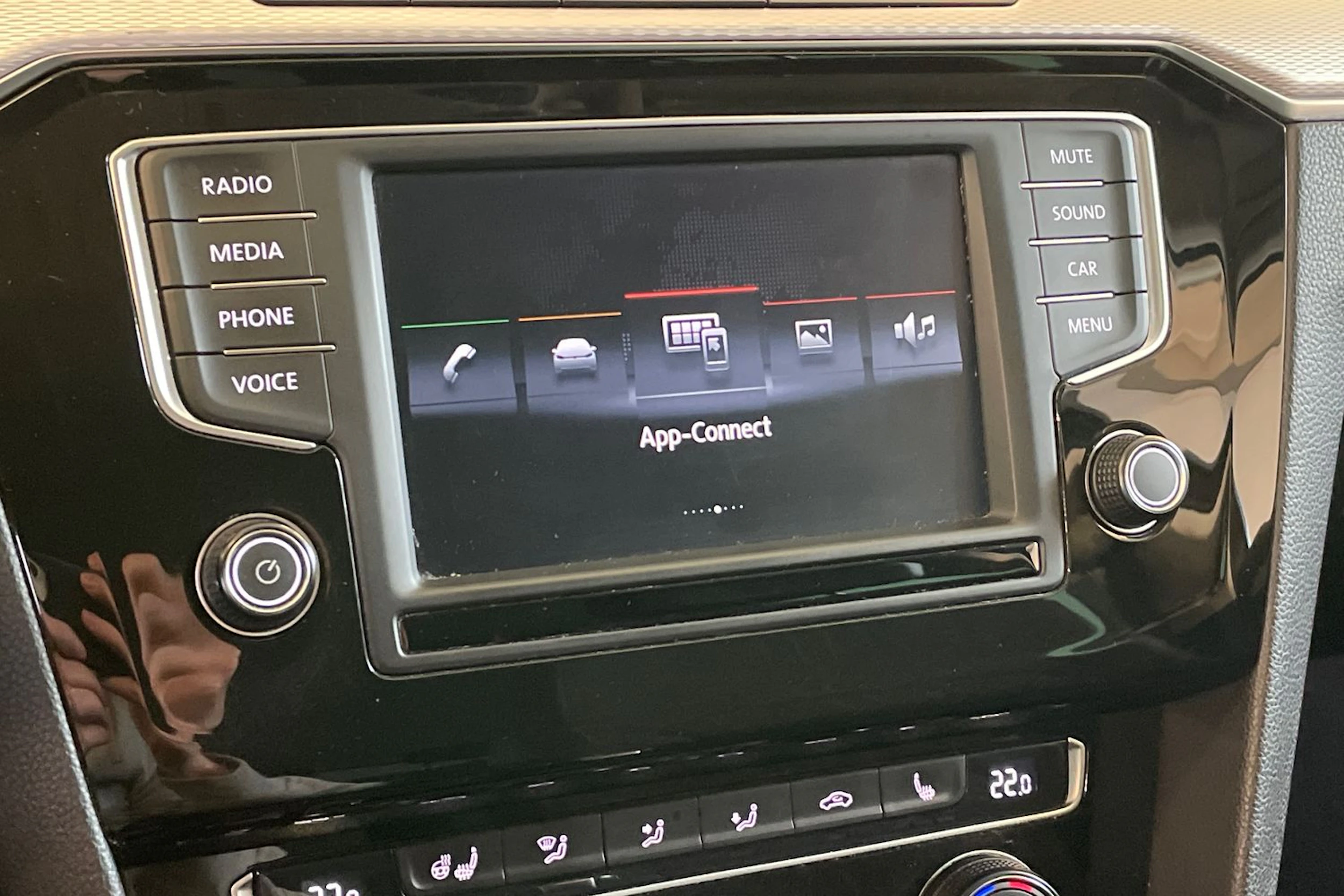 ruskea (beige) Volkswagen Passat 2016 kuva 15.