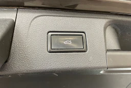 ruskea (beige) Volkswagen Passat 2016 kuva 20.