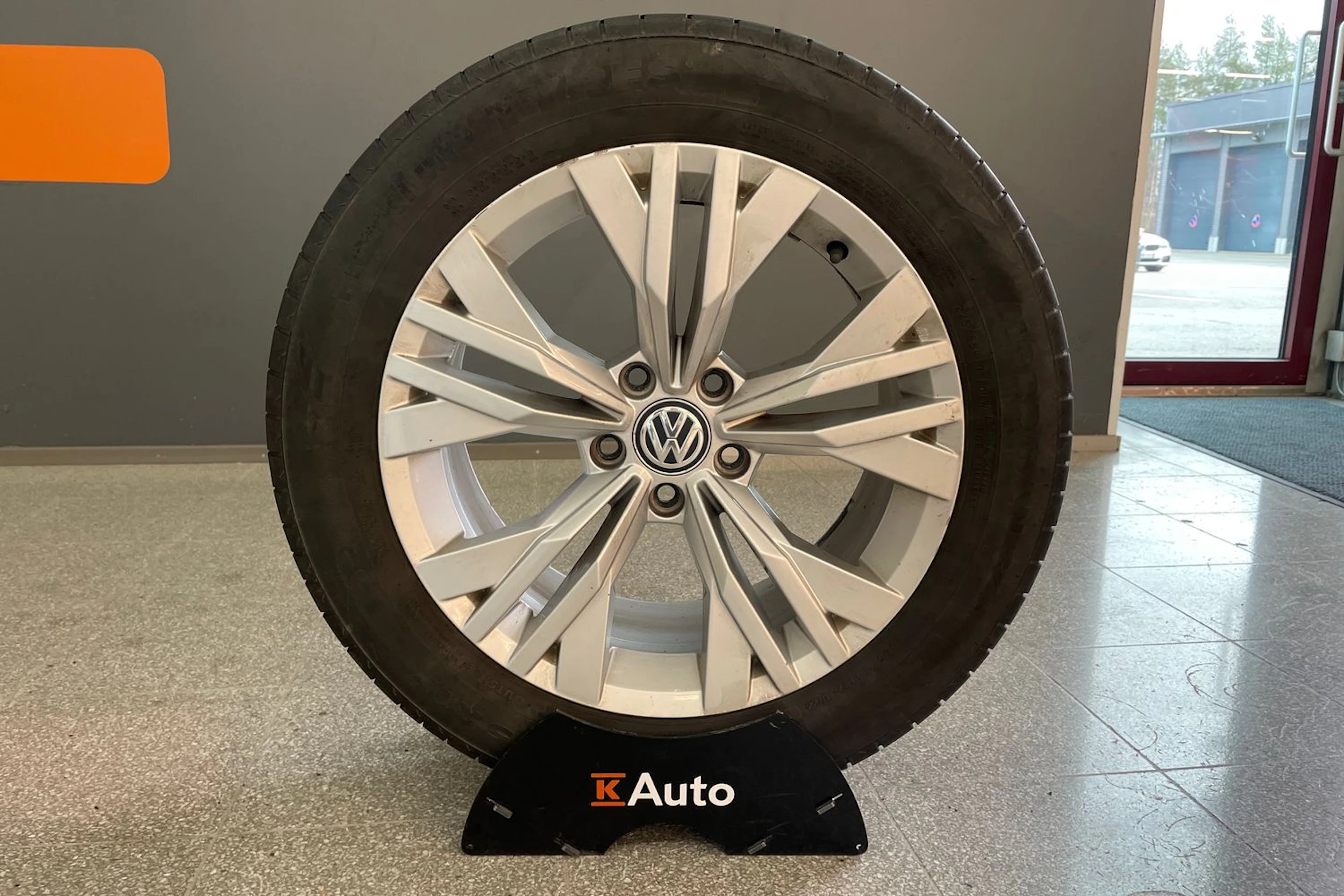 ruskea (beige) Volkswagen Passat 2016 kuva 21.