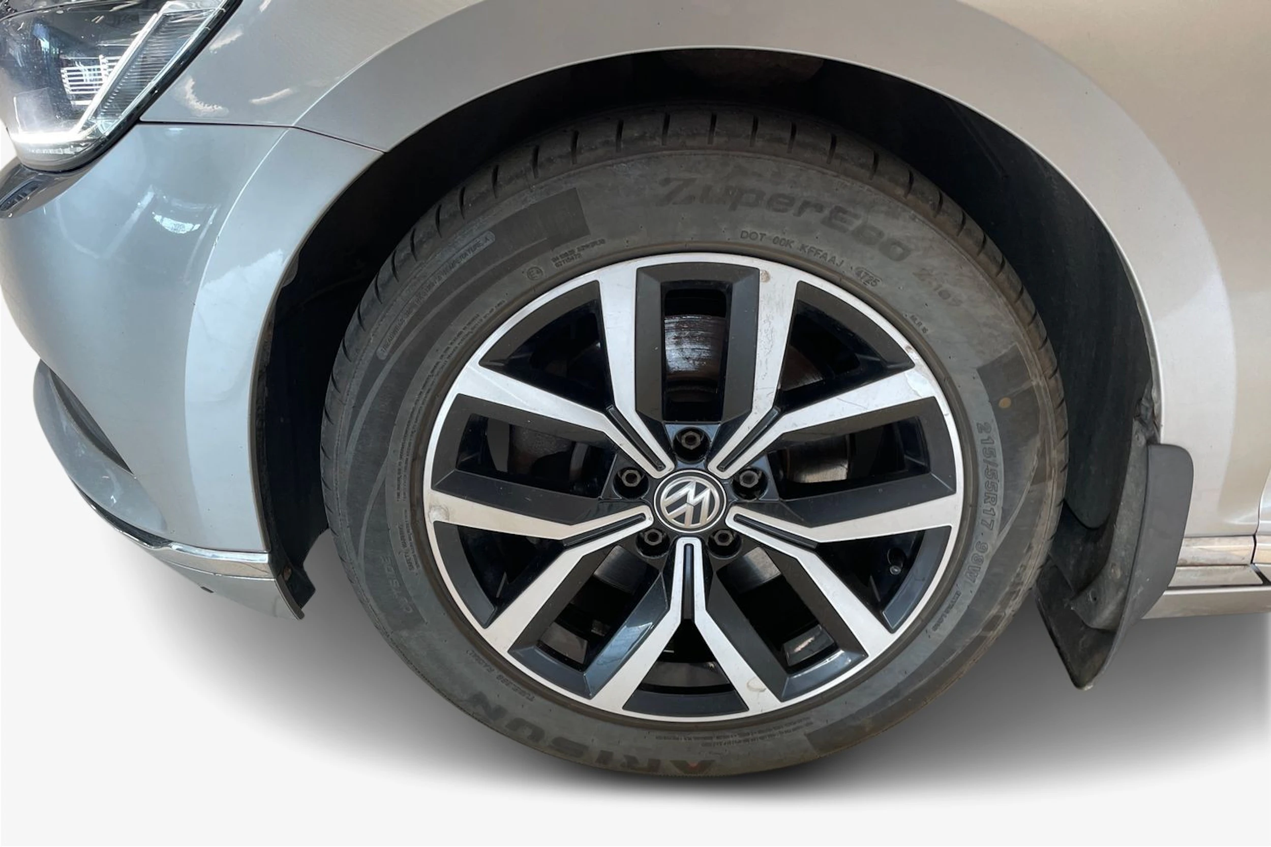 Harmaa Volkswagen PASSAT 2016 kuva 9.