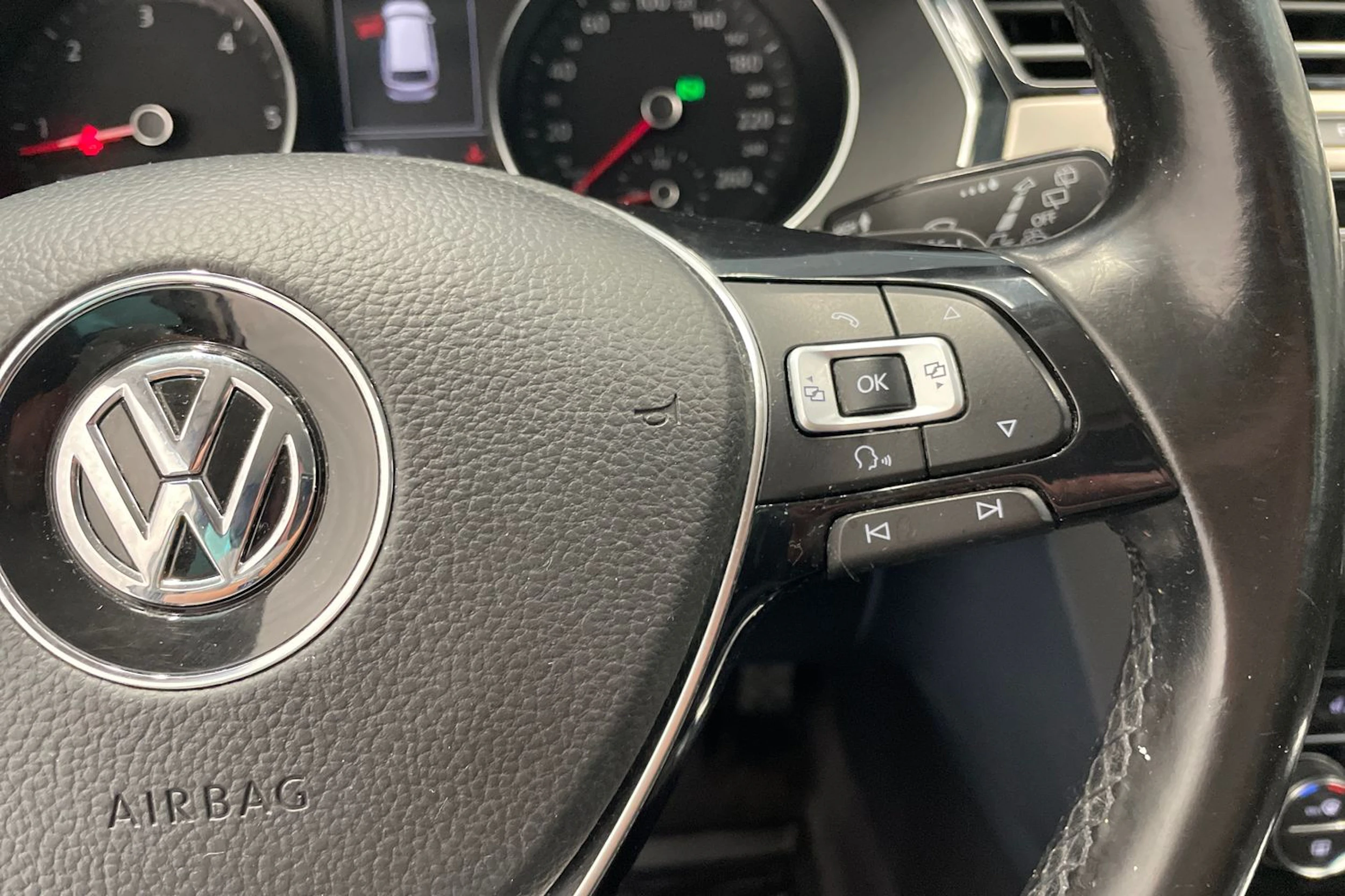 Harmaa Volkswagen PASSAT 2016 kuva 12.
