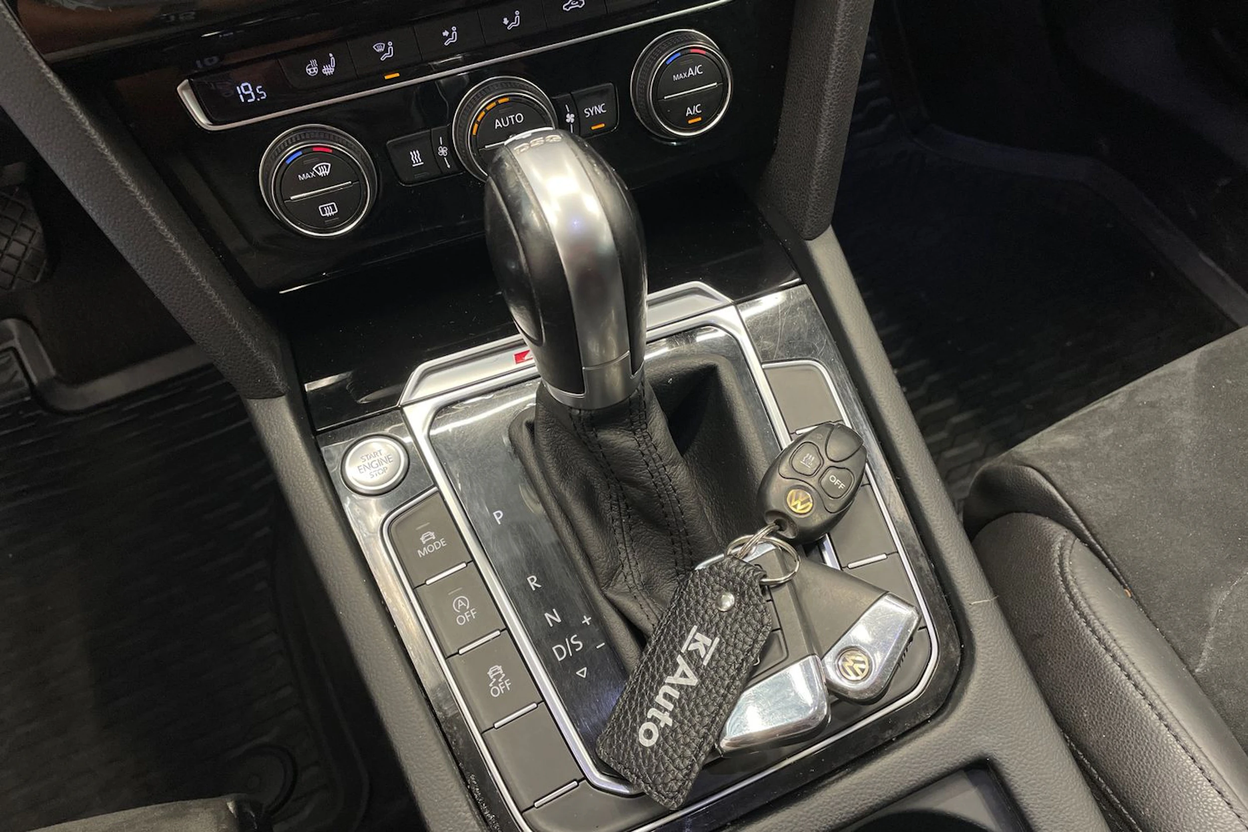 Harmaa Volkswagen PASSAT 2016 kuva 14.