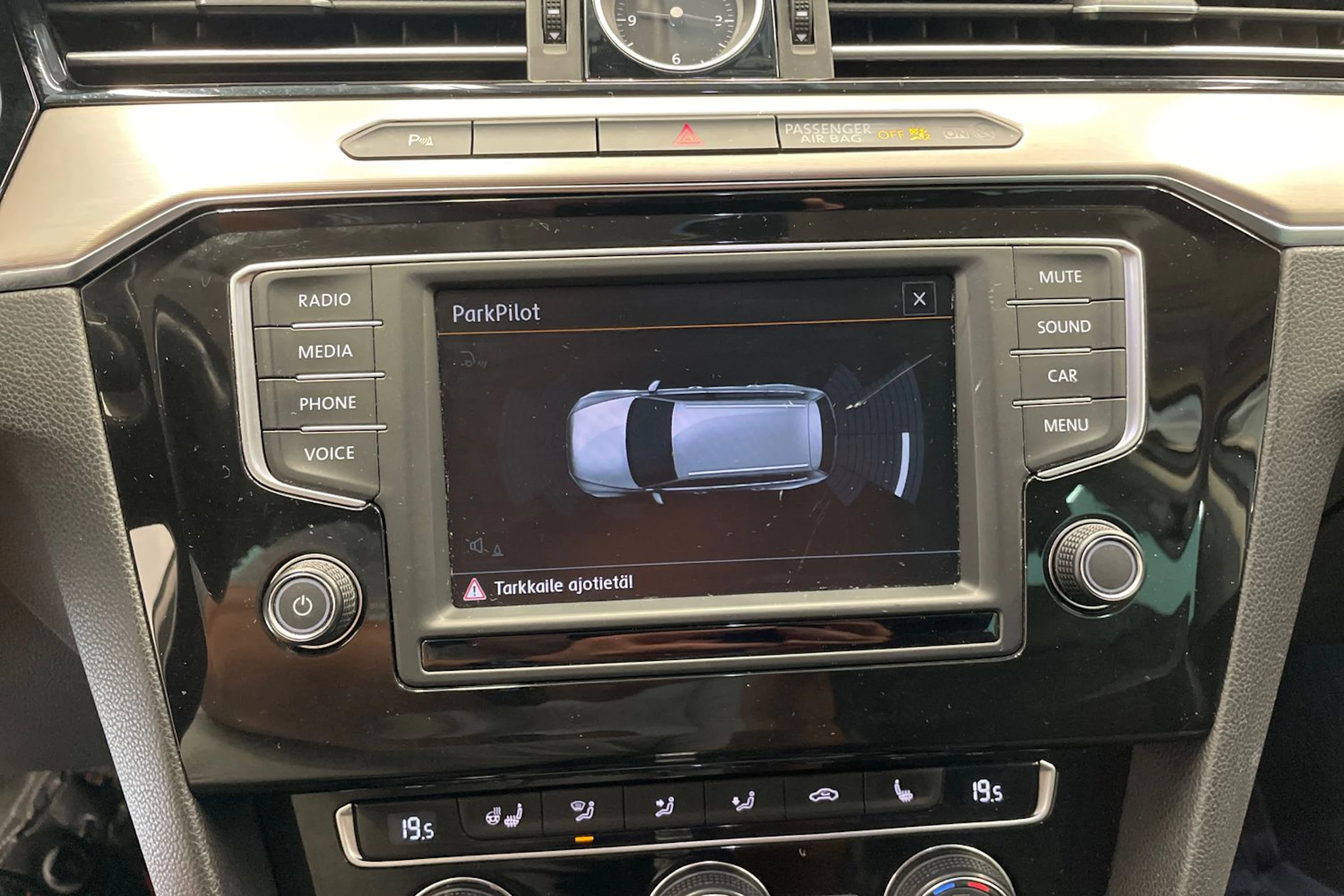 Harmaa Volkswagen PASSAT 2016 kuva 16.