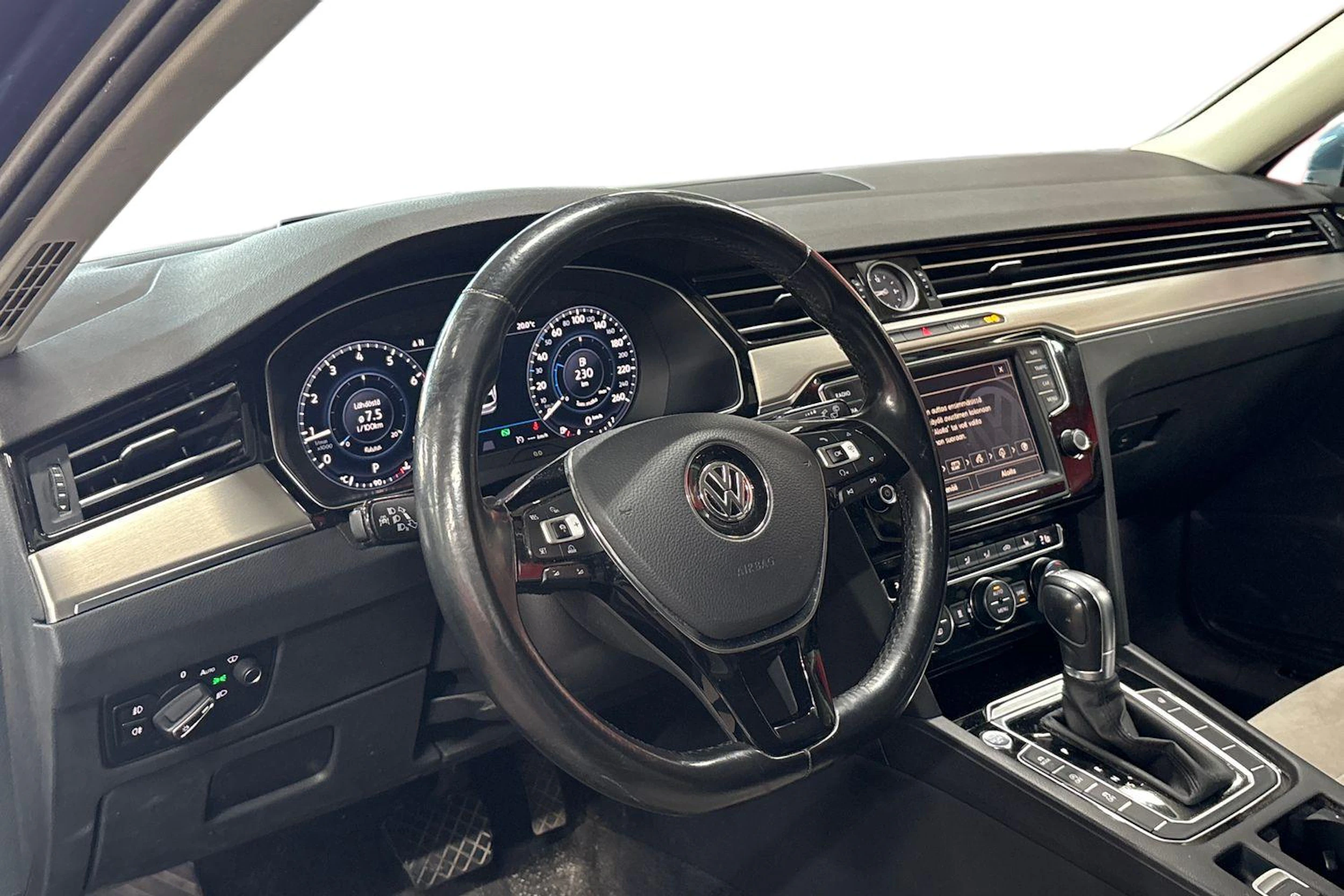 sininen Volkswagen Passat 2017 kuva 3.
