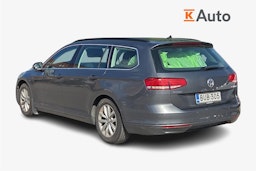 harmaa Volkswagen Passat 2017 kuva 2.