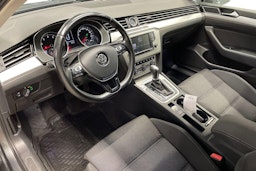 harmaa Volkswagen Passat 2017 kuva 7.