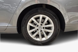 harmaa Volkswagen Passat 2017 kuva 11.