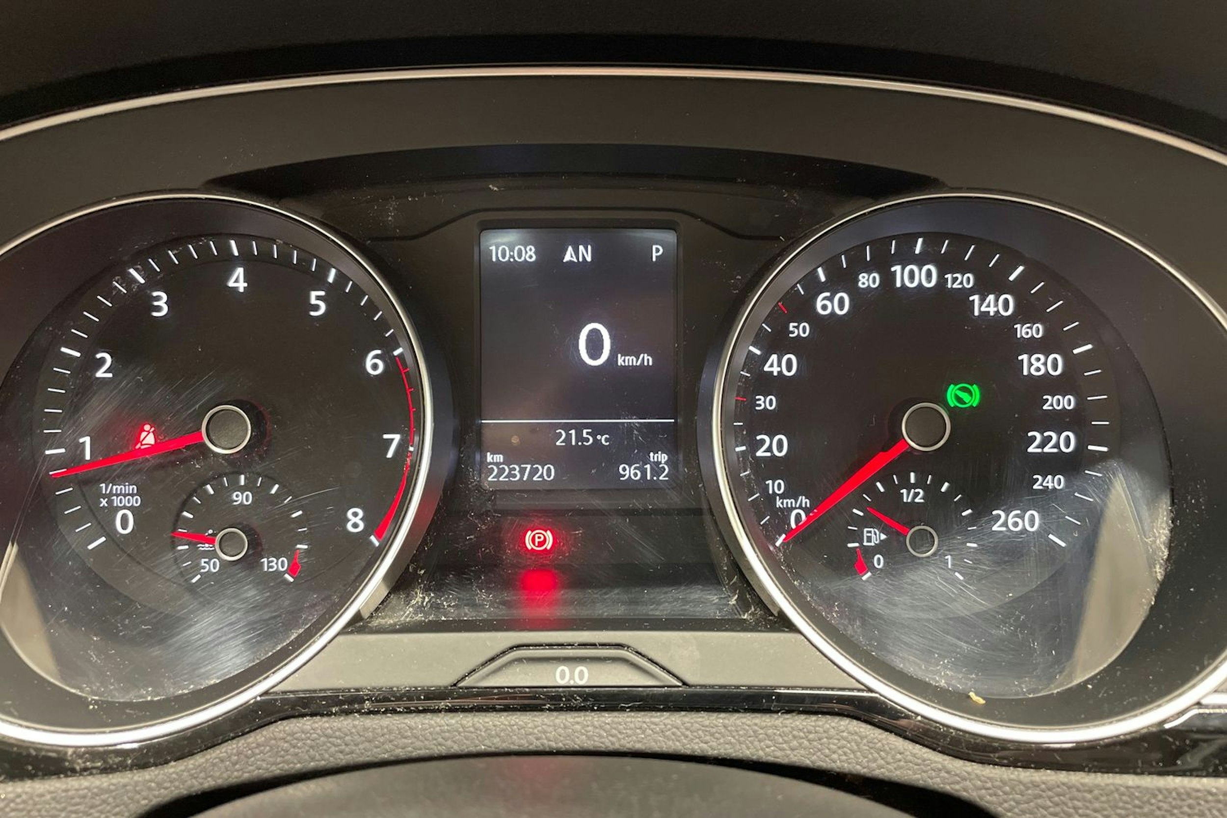 harmaa Volkswagen Passat 2017 kuva 16.