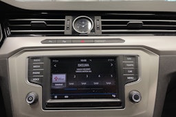 harmaa Volkswagen Passat 2017 kuva 17.