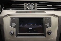 harmaa Volkswagen Passat 2017 kuva 18.