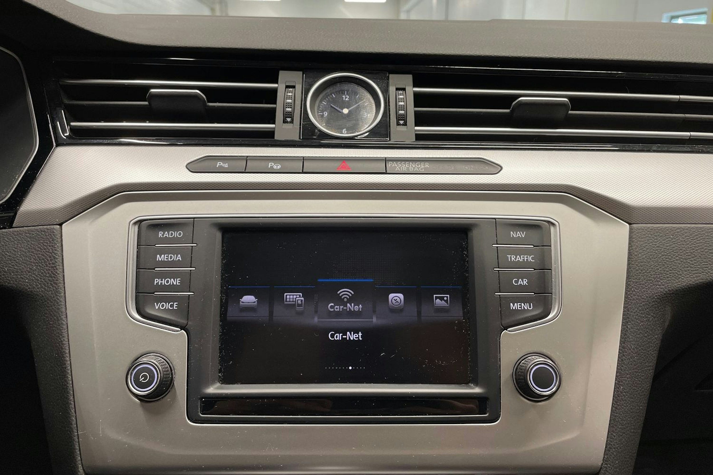 harmaa Volkswagen Passat 2017 kuva 19.
