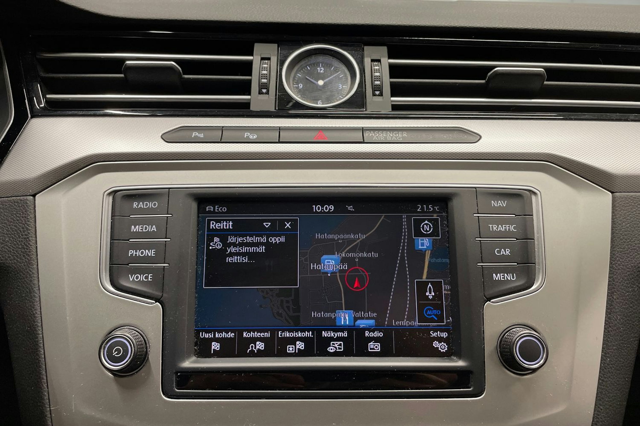 harmaa Volkswagen Passat 2017 kuva 21.