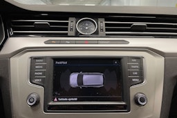 harmaa Volkswagen Passat 2017 kuva 22.