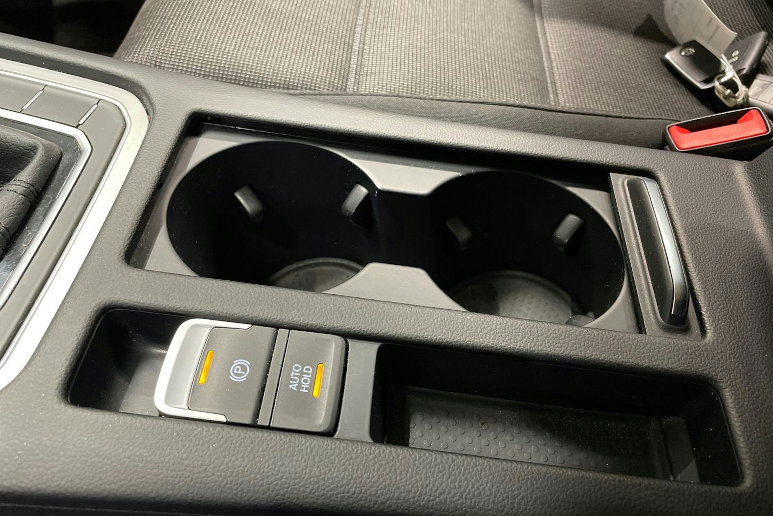 harmaa Volkswagen Passat 2017 kuva 24.