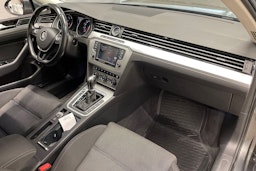 harmaa Volkswagen Passat 2017 kuva 31.