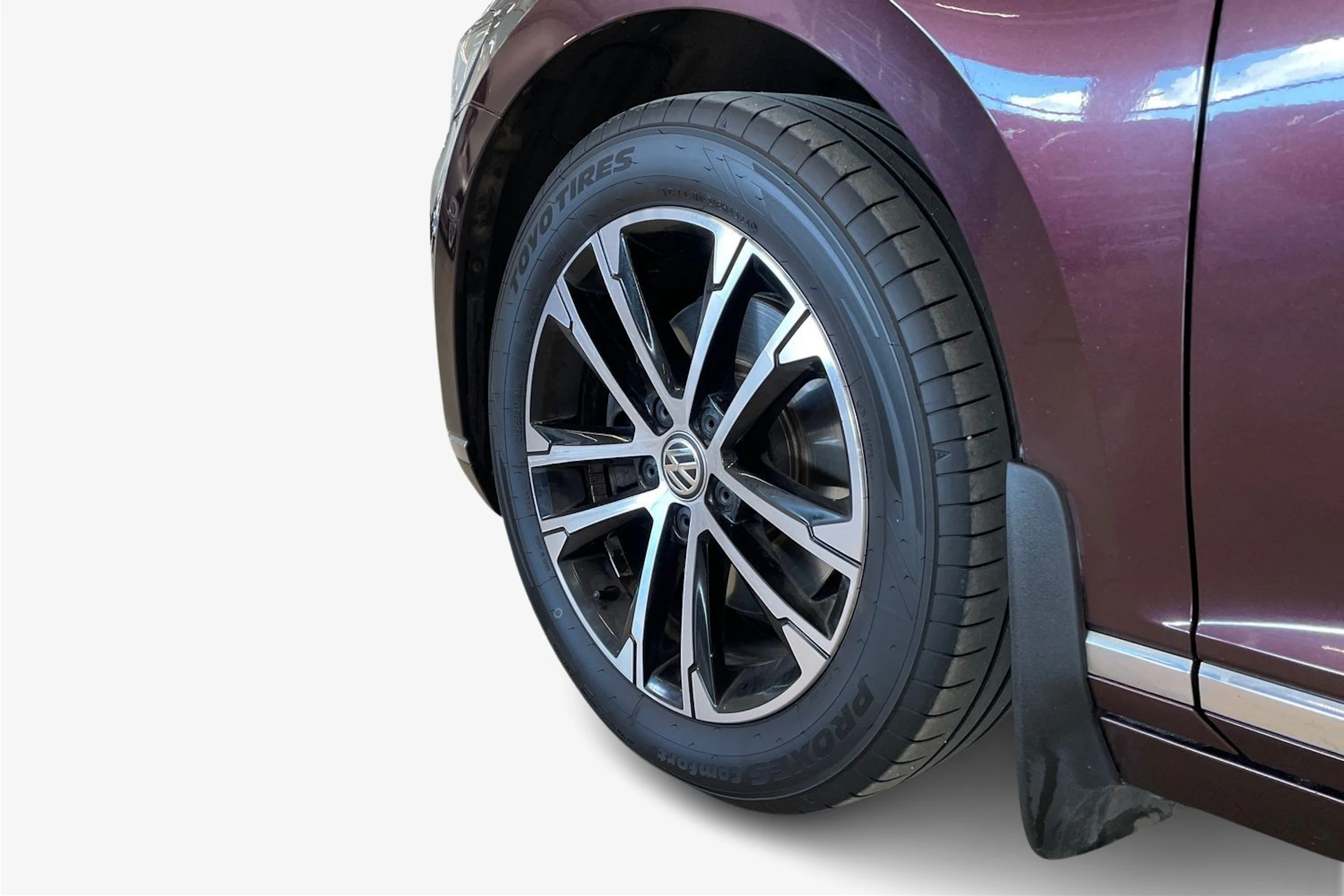 punainen Volkswagen Passat 2017 kuva 12.