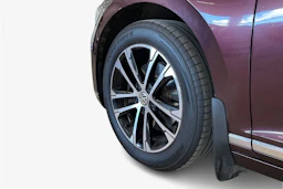 punainen Volkswagen Passat 2017 kuva 12.