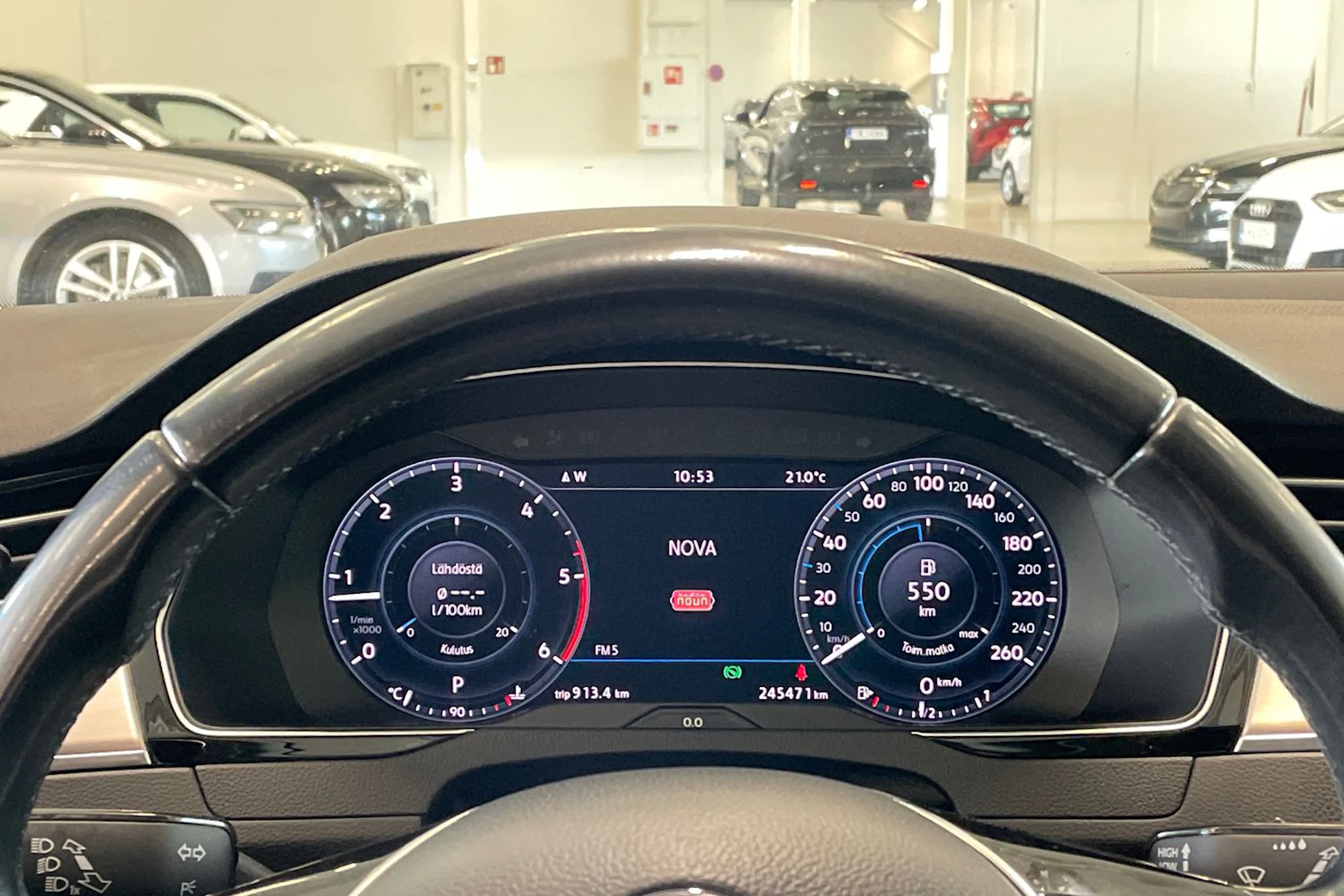 punainen Volkswagen Passat 2017 kuva 18.