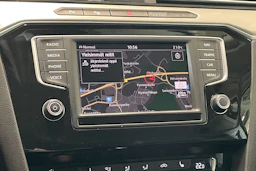 punainen Volkswagen Passat 2017 kuva 24.
