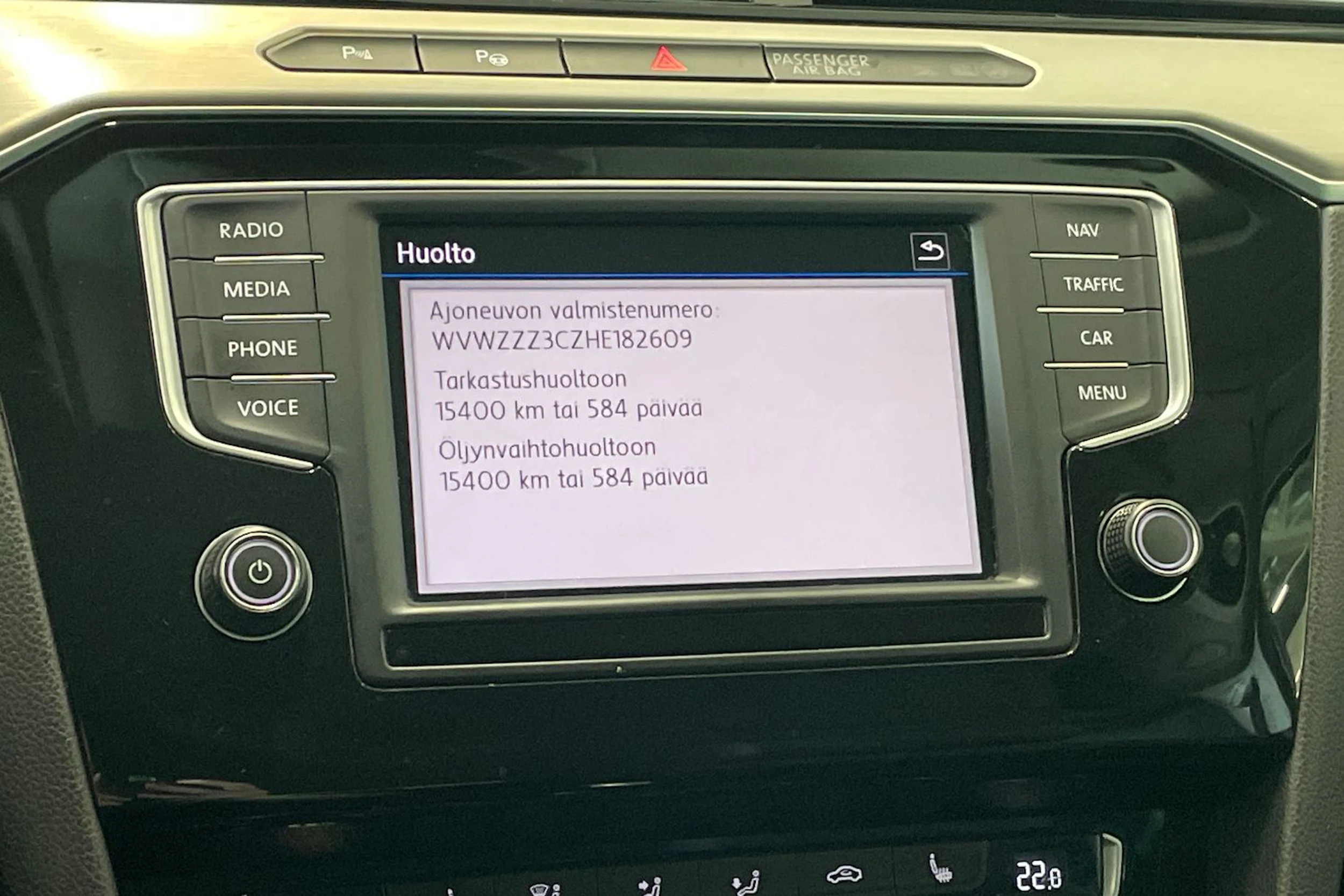 punainen Volkswagen Passat 2017 kuva 27.