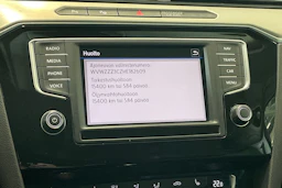 punainen Volkswagen Passat 2017 kuva 27.