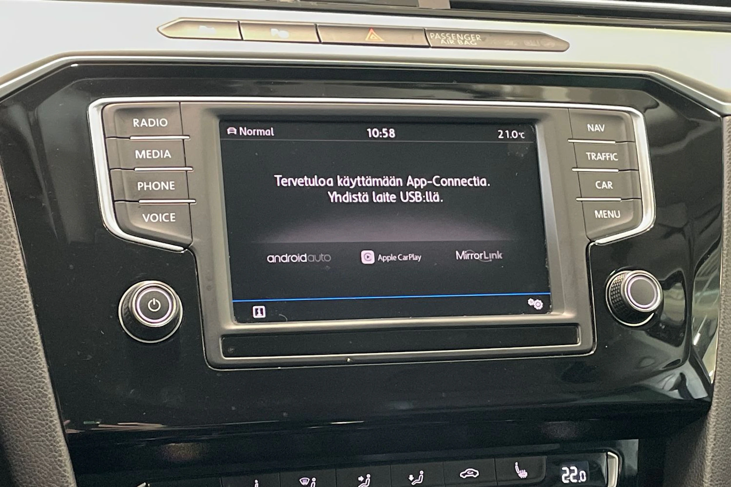 punainen Volkswagen Passat 2017 kuva 28.
