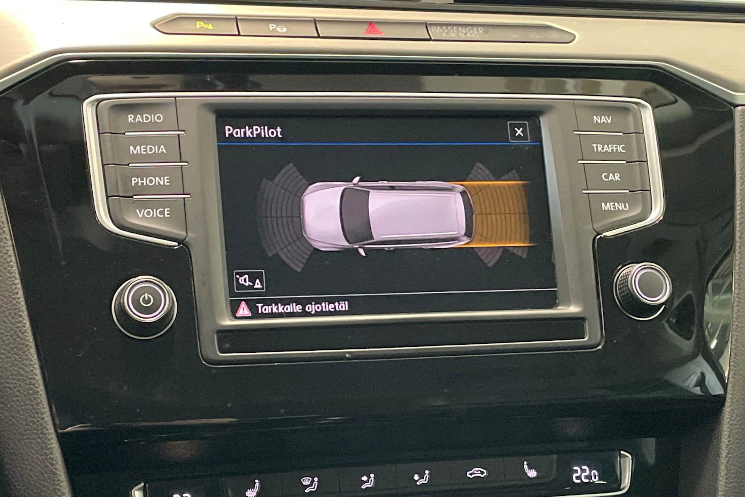punainen Volkswagen Passat 2017 kuva 29.