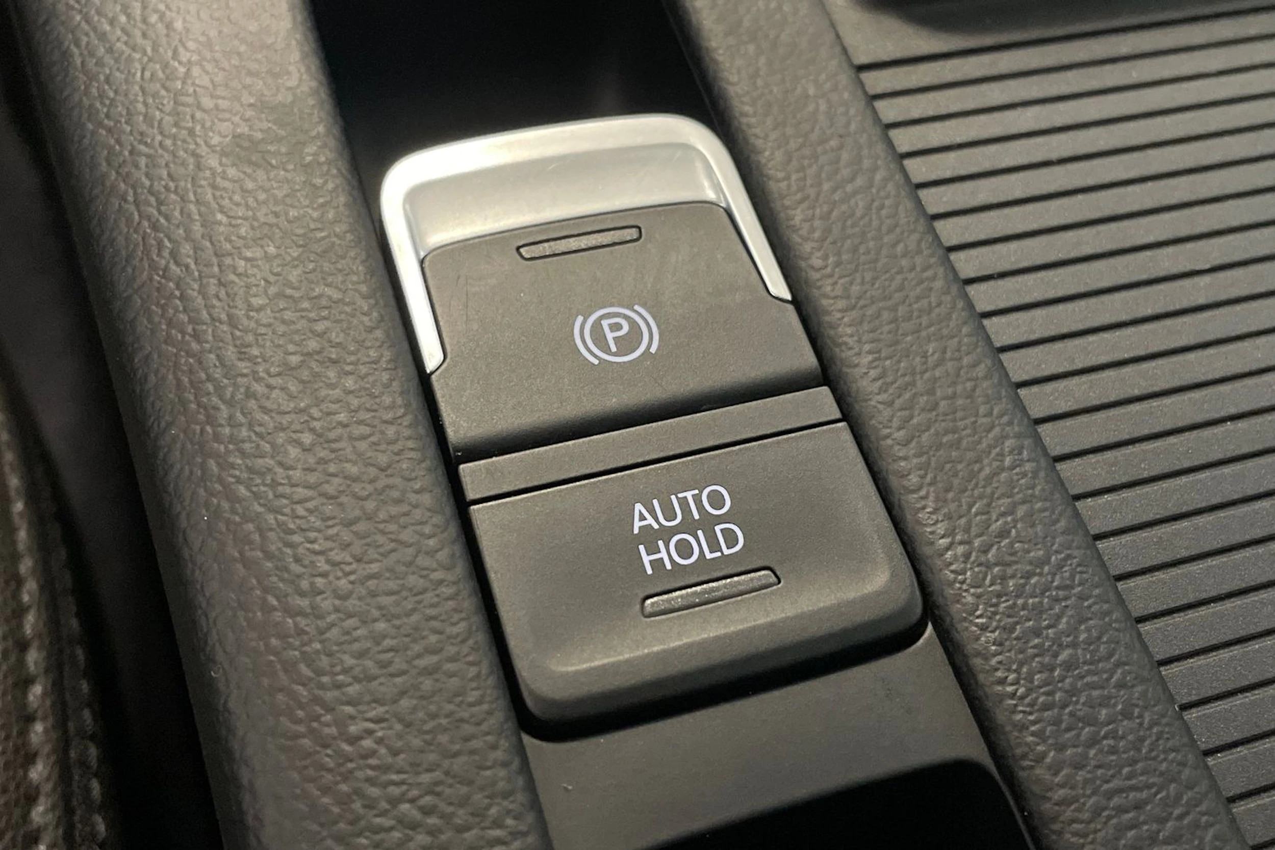 punainen Volkswagen Passat 2017 kuva 33.