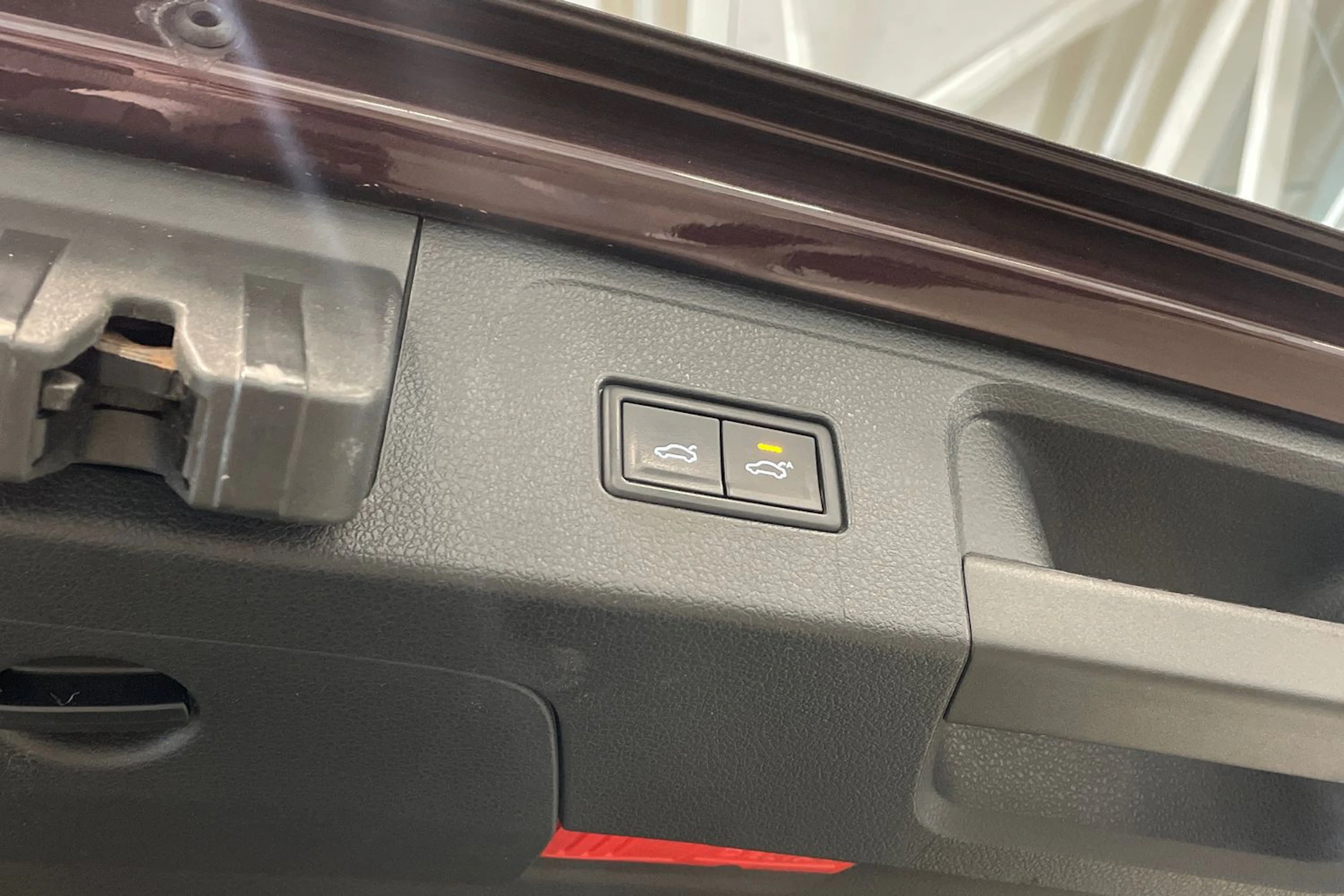 punainen Volkswagen Passat 2017 kuva 36.