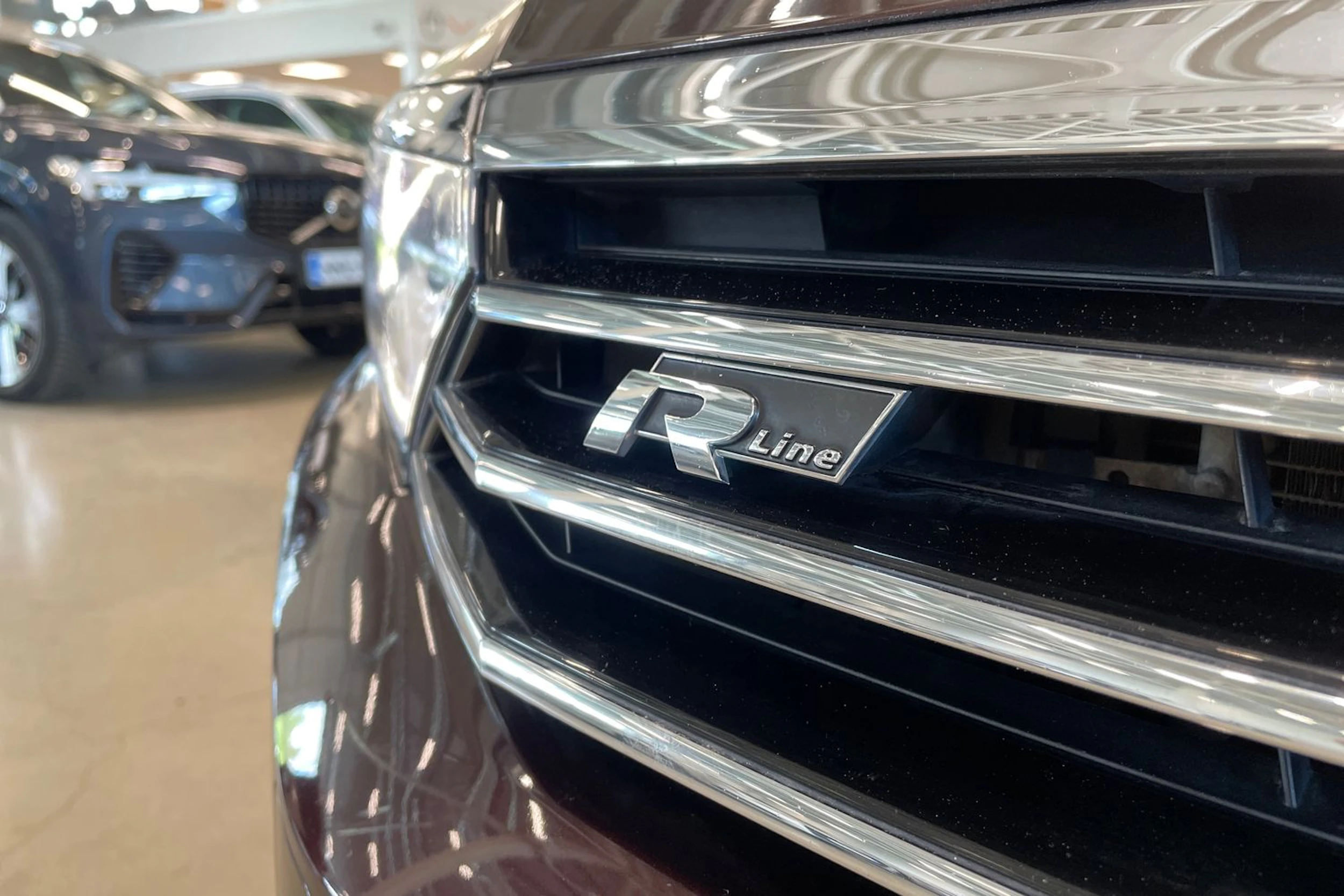 punainen Volkswagen Passat 2017 kuva 39.