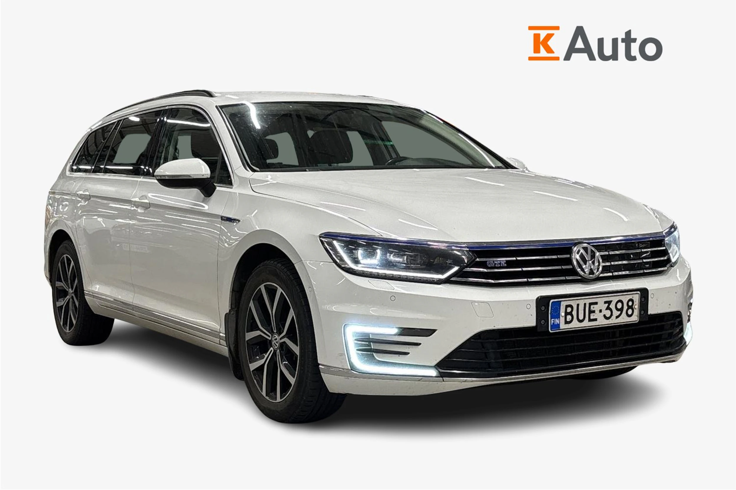 valkoinen Volkswagen Passat 2017 kuva 1.