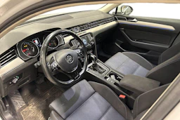 valkoinen Volkswagen Passat 2017 kuva 3.
