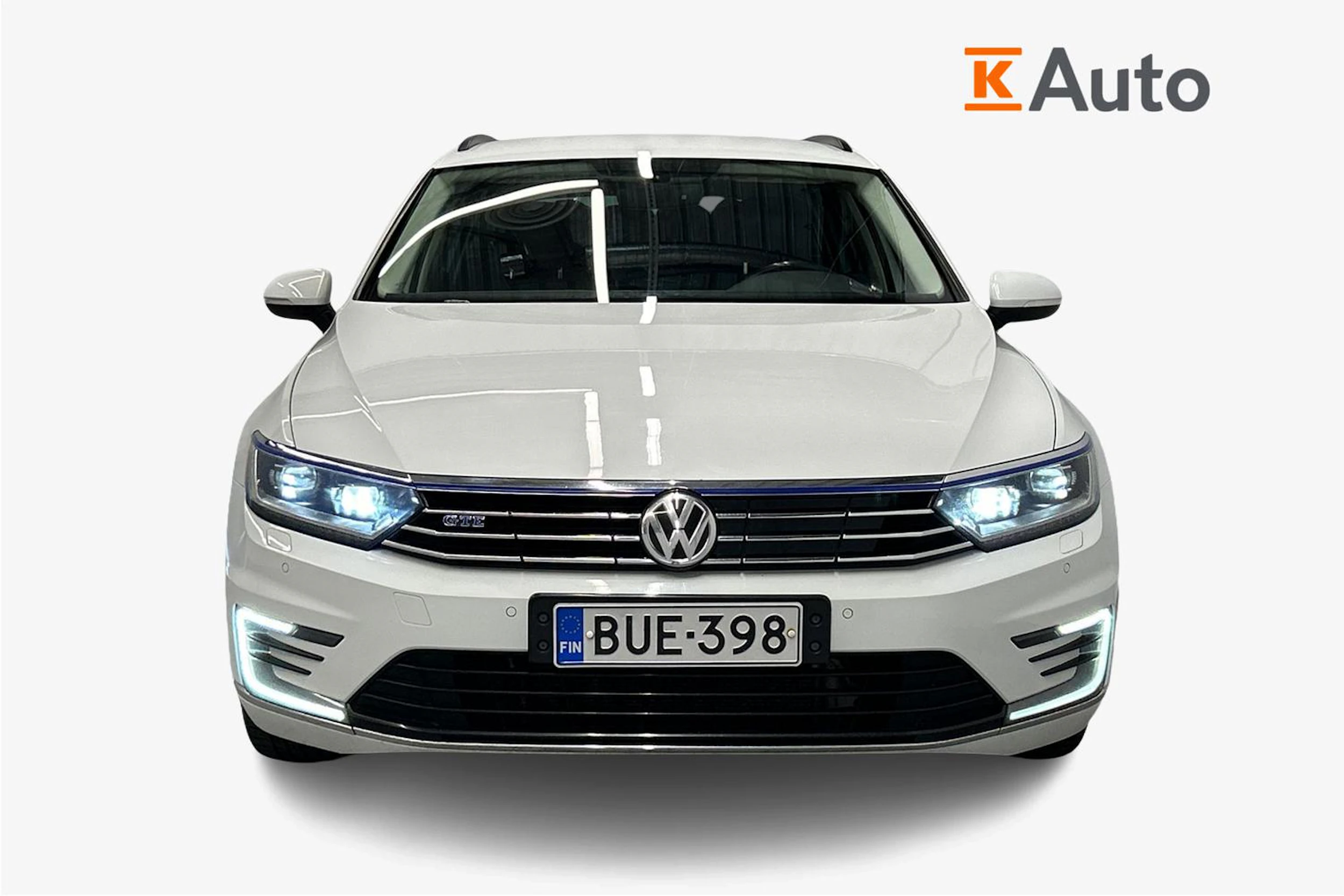 valkoinen Volkswagen Passat 2017 kuva 4.