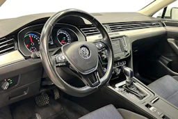 valkoinen Volkswagen Passat 2017 kuva 6.