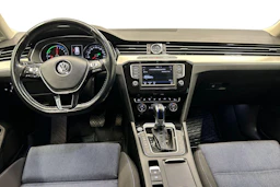 valkoinen Volkswagen Passat 2017 kuva 7.