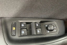 valkoinen Volkswagen Passat 2017 kuva 19.