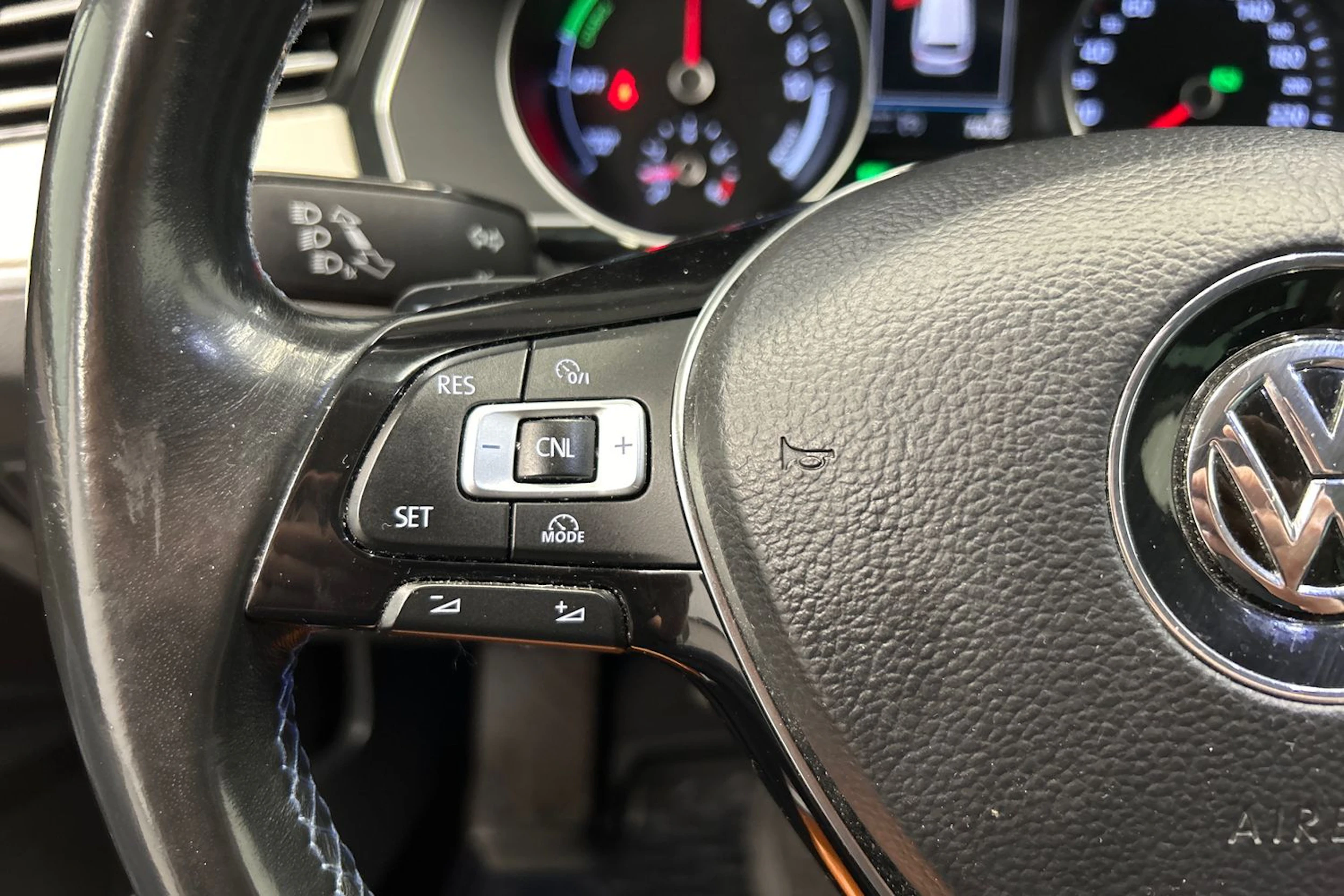 valkoinen Volkswagen Passat 2017 kuva 21.