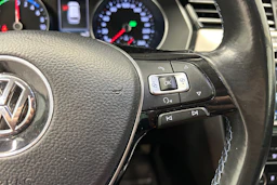 valkoinen Volkswagen Passat 2017 kuva 22.