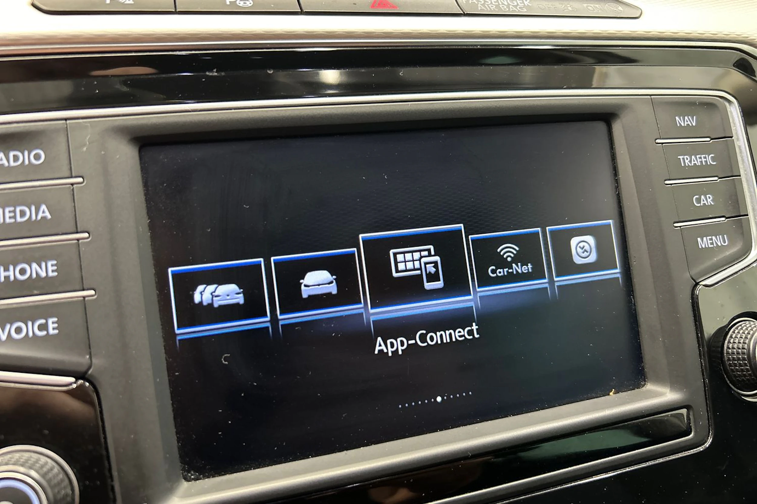 valkoinen Volkswagen Passat 2017 kuva 25.