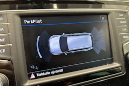 valkoinen Volkswagen Passat 2017 kuva 26.