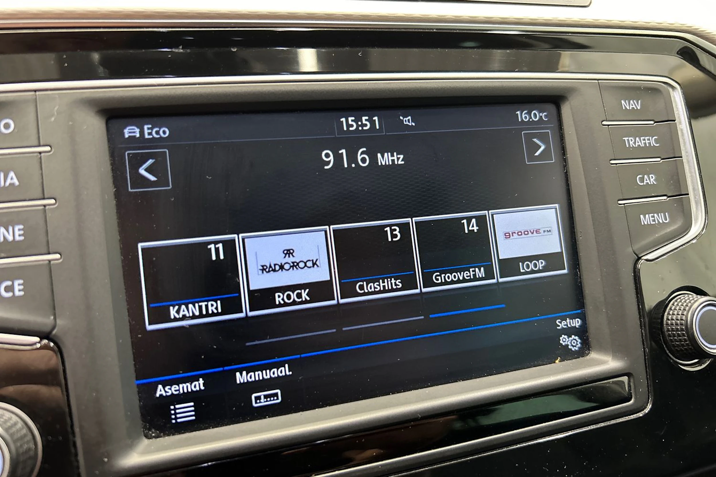 valkoinen Volkswagen Passat 2017 kuva 27.