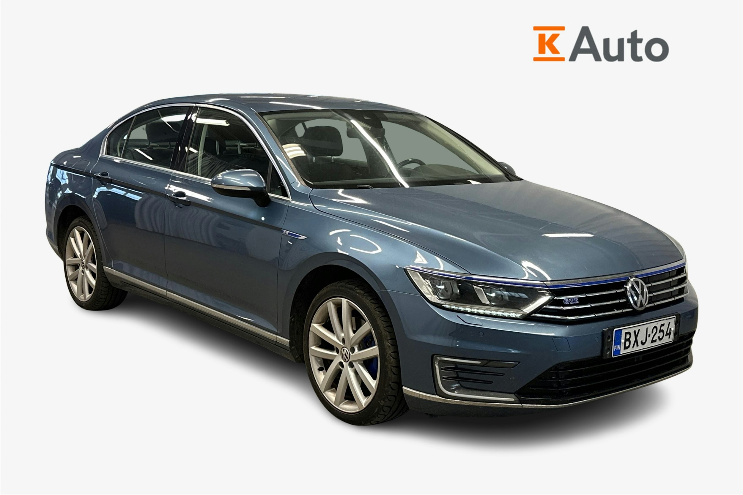 sininen Volkswagen Passat 2017 kuva 1.