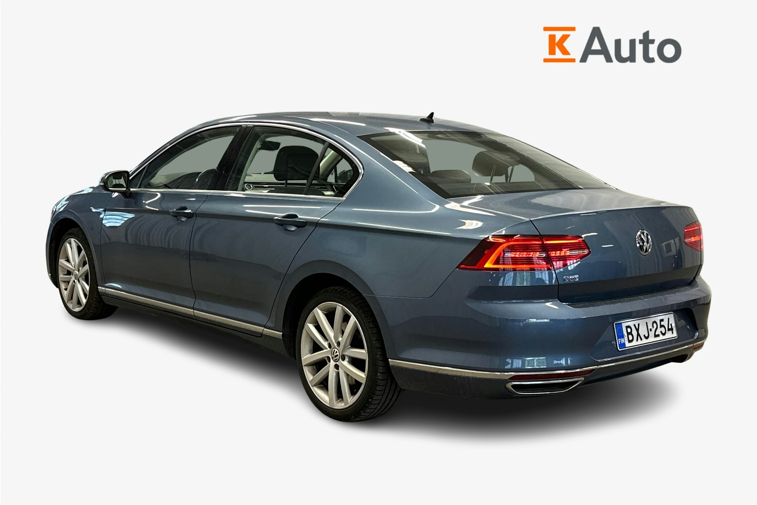 sininen Volkswagen Passat 2017 kuva 2.