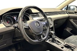 sininen Volkswagen Passat 2017 kuva 3.